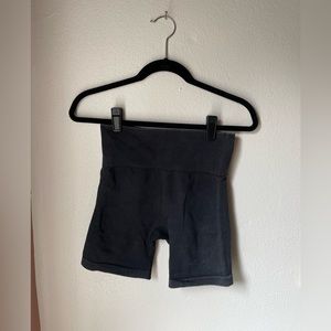 Joy Lab textured fitted biker shorts